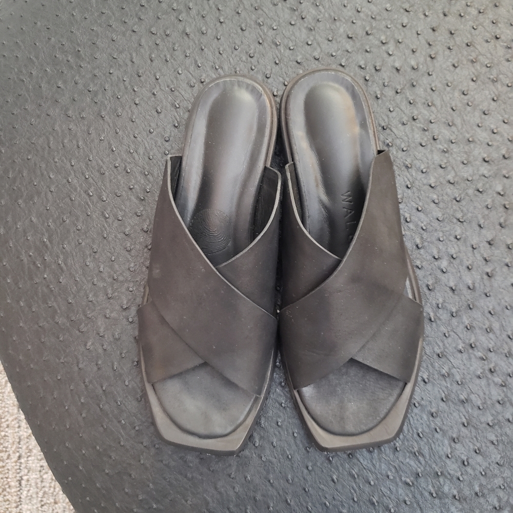 Wal & Pai Sandals